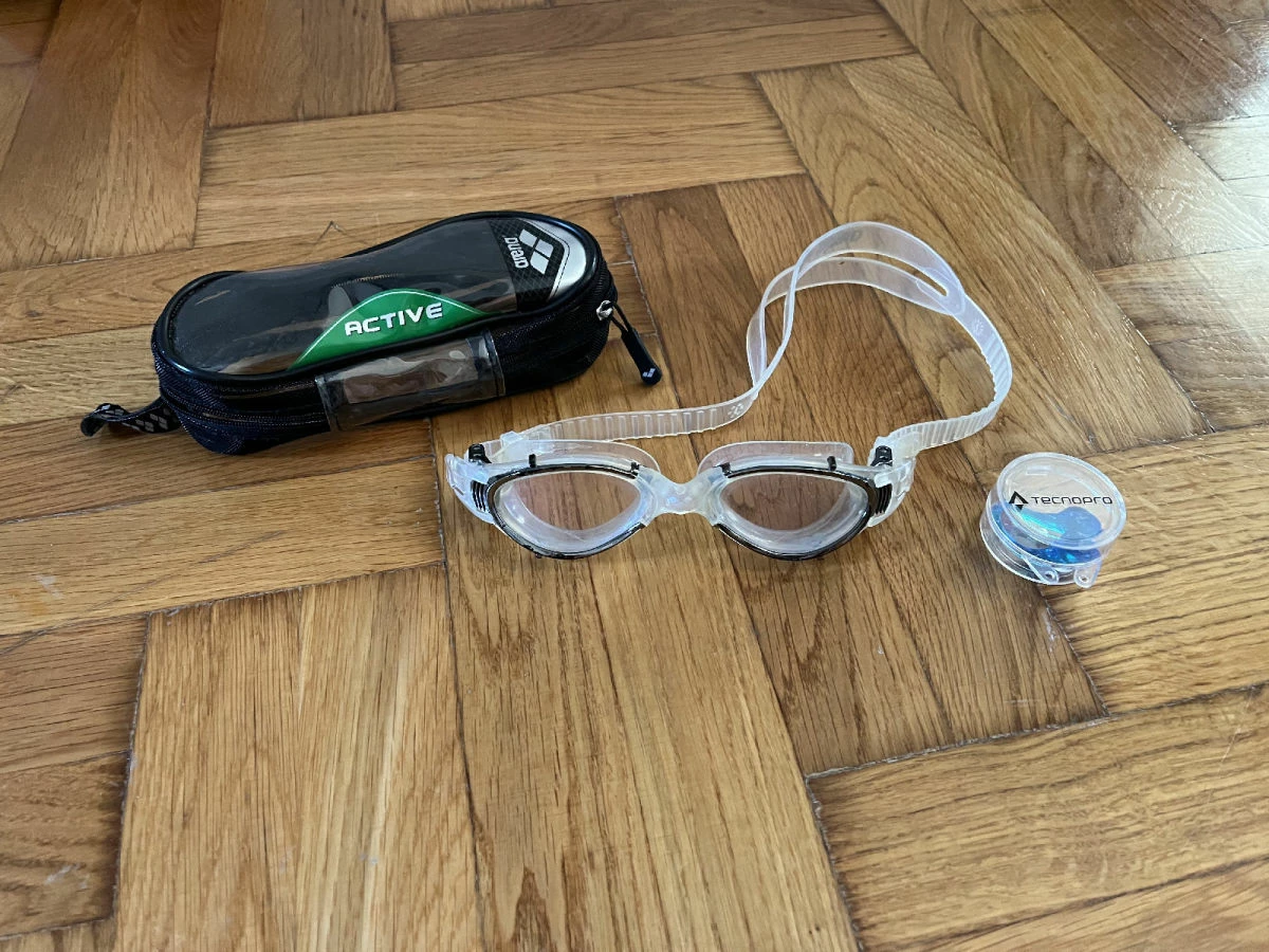 γυαλάκια κολυμβητηρίου Arena και Nose Clip Technopro