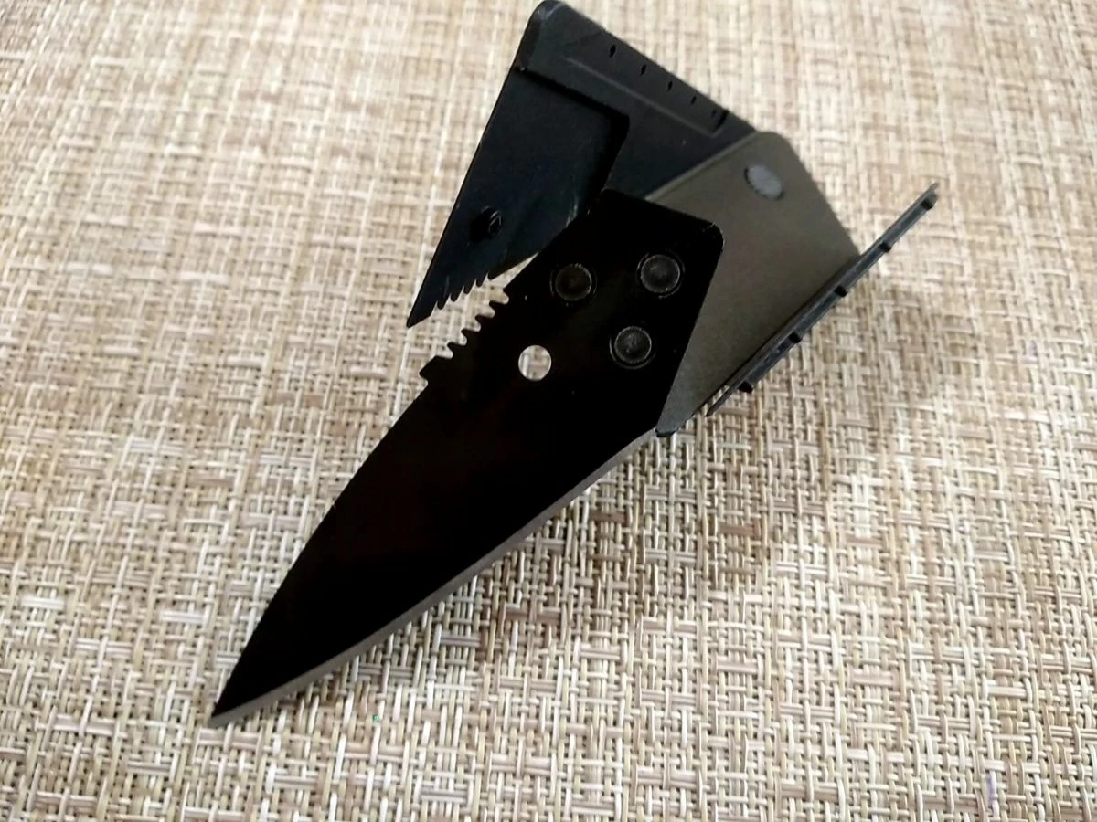 Μαύρη κάρτα που μετατρέπεται σε σουγιά. - Image 4