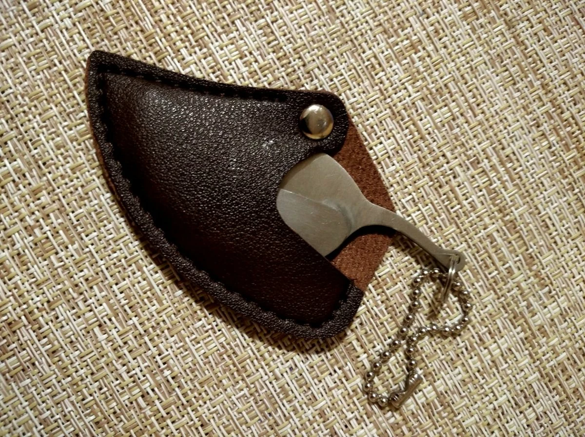 Εργονομικό μινι μπρελοκ *μαχαίρι-φυλο* από ανοξείδωτο ατσάλι