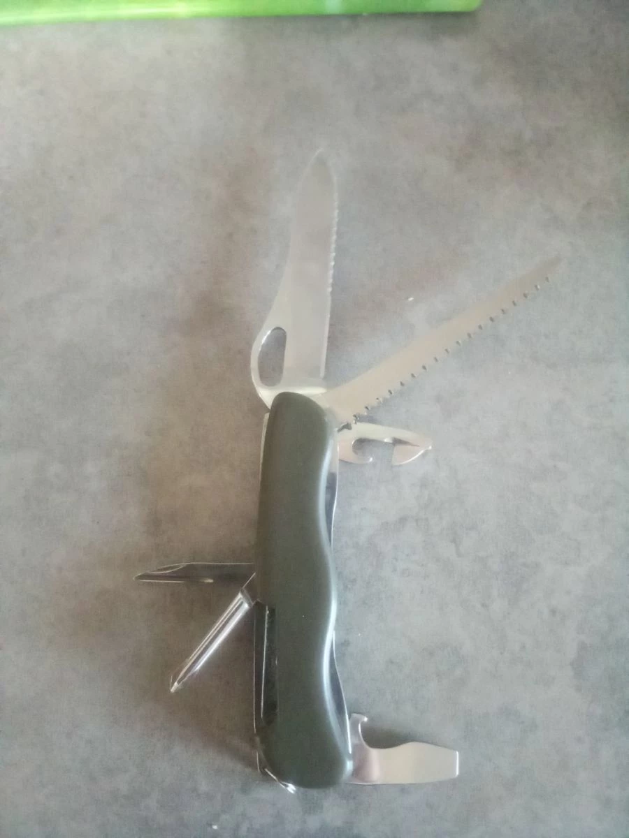 Ελβετικός σουγιας χακί