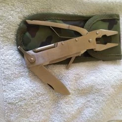 πολύ Εργαλείο