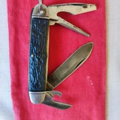 Σουγιάς-πολυεργαλείο CAMILLUS NEWYORK USA 1946-1951, 4 λεπίδες, λαβή από κόκαλο.