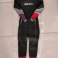 στολή κολύμβησης , κατάδυσης