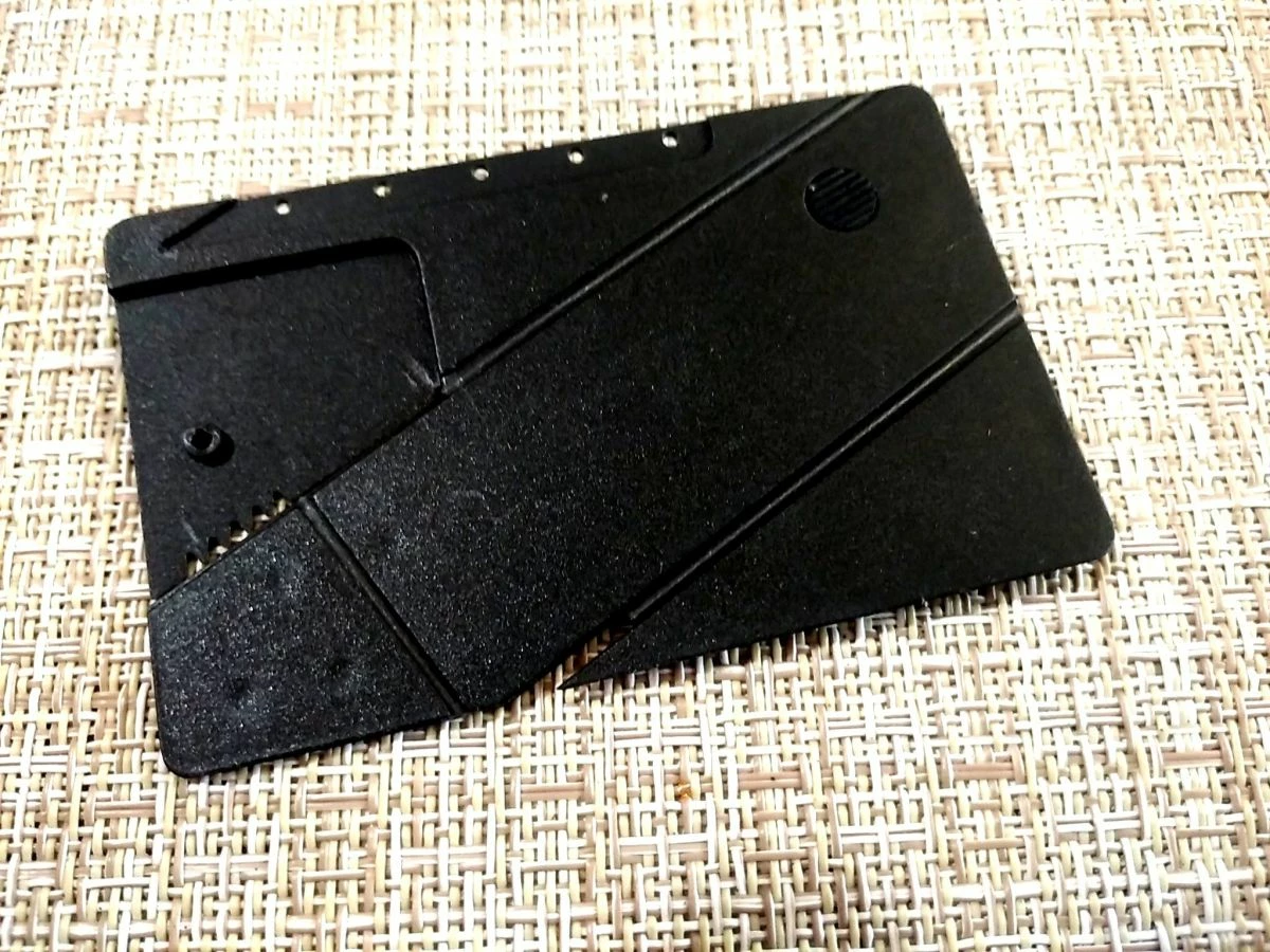 Μαύρη κάρτα που μετατρέπεται σε σουγιά. - Image 5