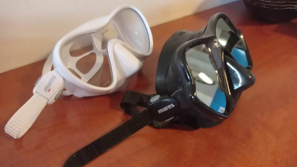 ΜΑΣΚΕΣ ΚΑΤΑΔΥΣΕΙΣ MARES