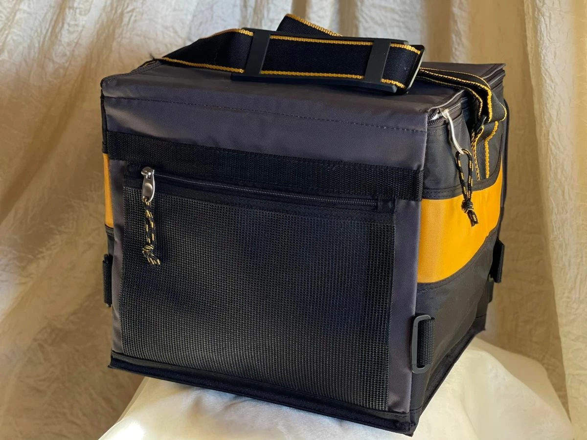 ΙΣΟΘΕΡΜΙΚΟ (COOLER BAG) Βαλιτσάκι, CALIFORNIA INNOVATIONS ΥΨΗΛΗΣ ΠΟΙΟΤΗΤΑΣ. ΔΙΑΘΕΤΕΙ ΕΝΣΩΜΑΤΩΜΑΝΕΝΑ ΗΧΕΙΑ ΥΨΗΛΗΣ ΑΠΟΔΟΣΗΣ ΗΧΟΥ. - Image 5