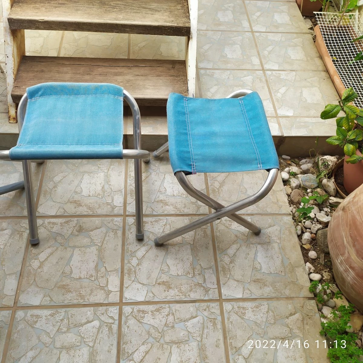 τραπεζακι 1 και καρεκλακια 2 , φορητα,πτυσσομενα,τιμη για ολα μαζι,3 ειδη σετ - Image 3