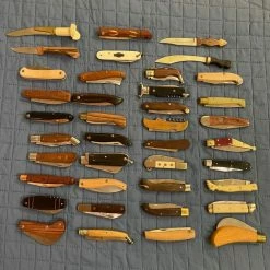 Μαχαίρια στην παράδοση και την εργασία. Συλλογή της HACHETTE μαχαίρια και σουγιάδες