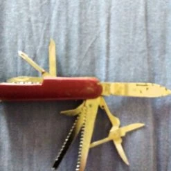 Ελβετικός σουγιάς πολυεργαλειο