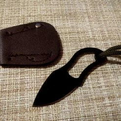 Ανοξείδωτος σουγιάς επιβίωσης με θήκη.