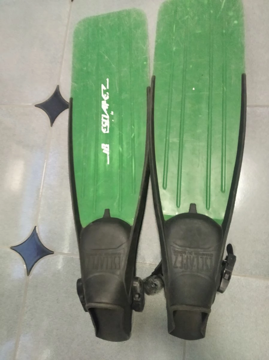 ΕΠΑΓΓΕΛΜΑΤΙΚΑ ΒΑΤΡΑΧΟΠΕΔΙΛΑ ΕΛΕΥΘΕΡΗΣ ΚΑΤΑΔΥΣΗΣ