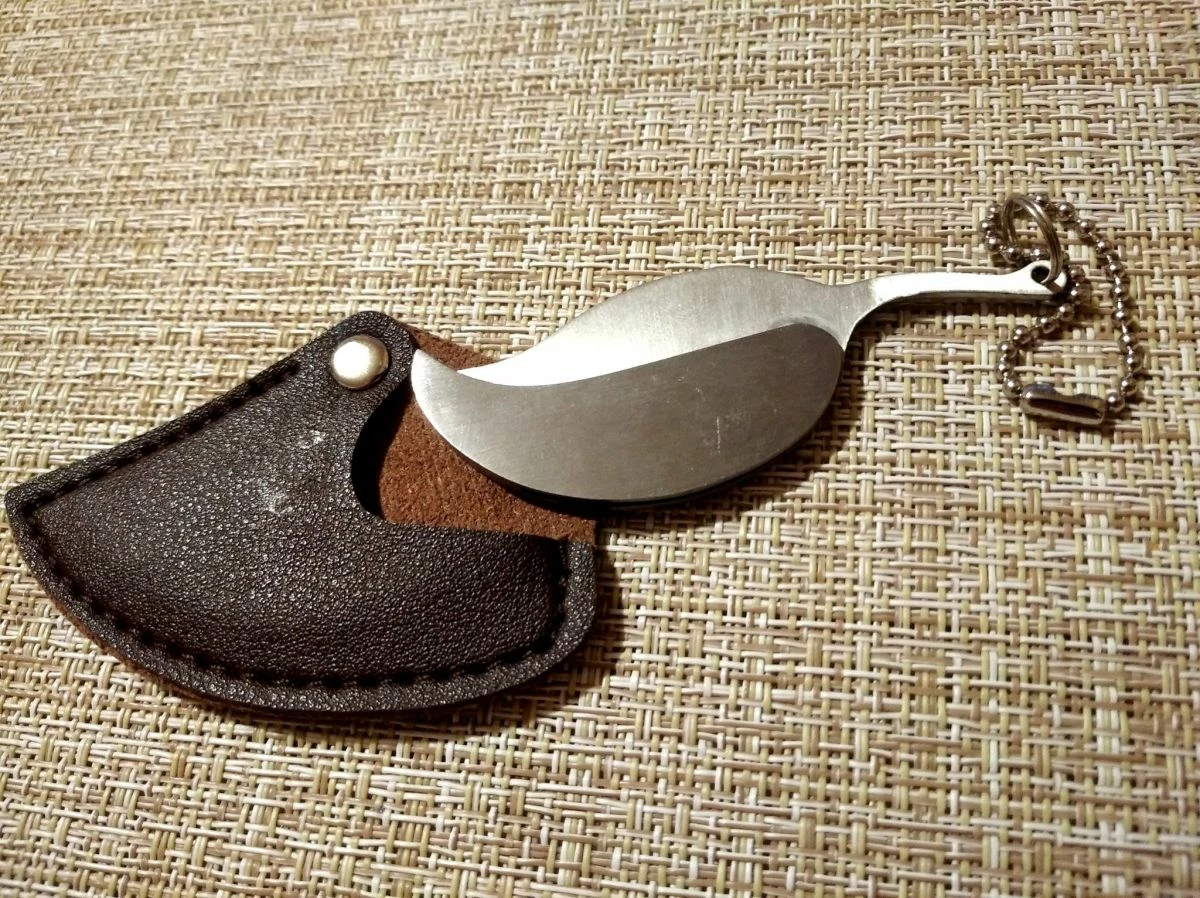 Εργονομικό μινι μπρελοκ *μαχαίρι-φυλο* από ανοξείδωτο ατσάλι - Image 2